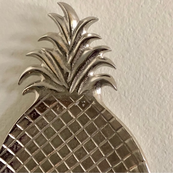 New! Large Silver Metal Hawaiian Pineapple Candle Holder/Sconce - Picture 4 of 10